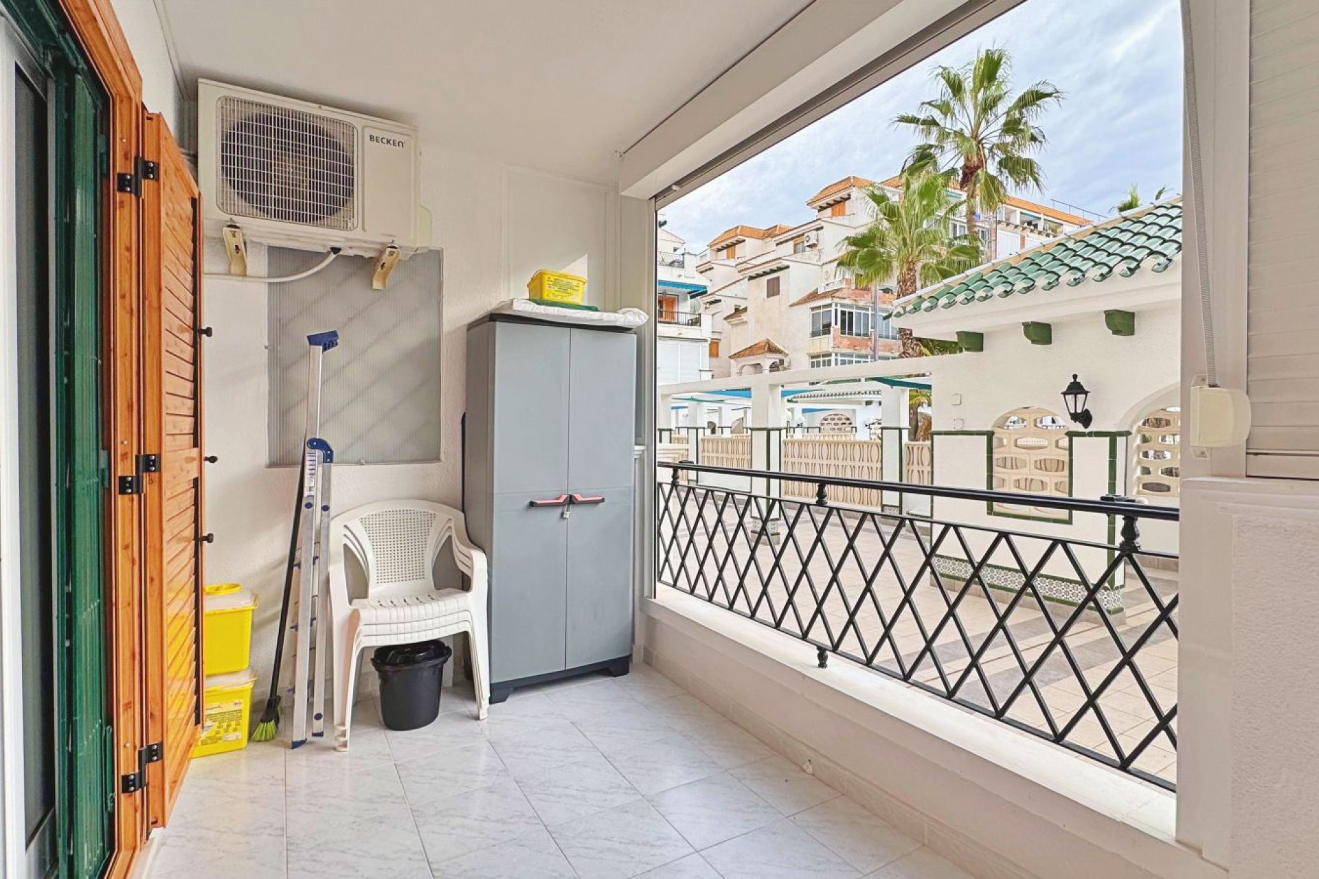 Resale - Apartment / Flat - Torrevieja - La Mata