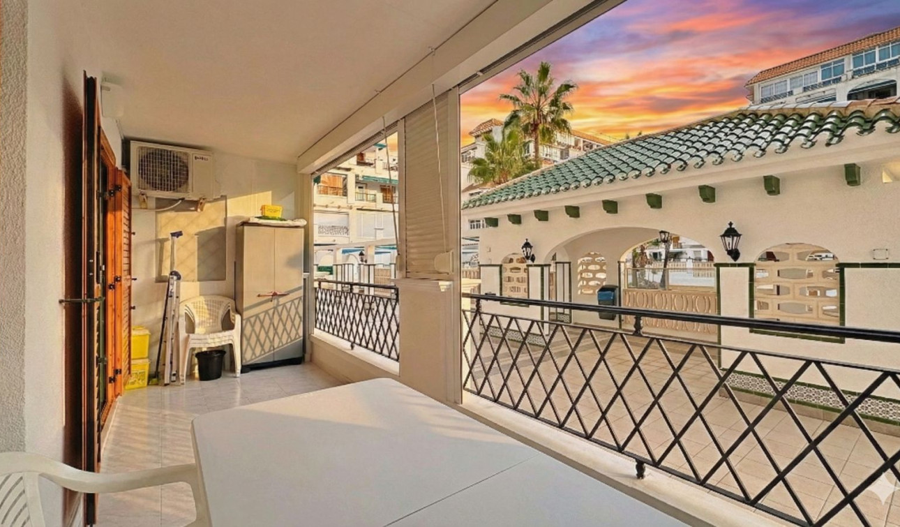 Resale - Apartment / Flat - Torrevieja - La Mata