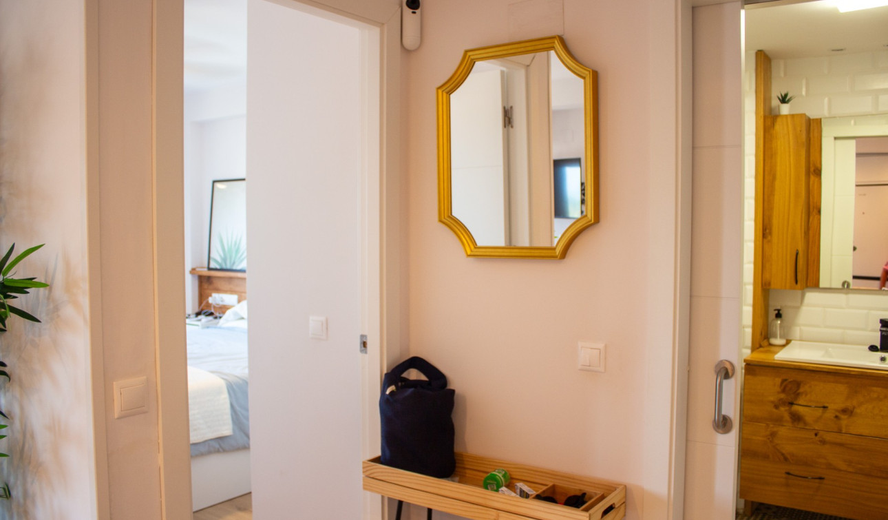 Resale - Apartment / Flat - Torrevieja - La Mata