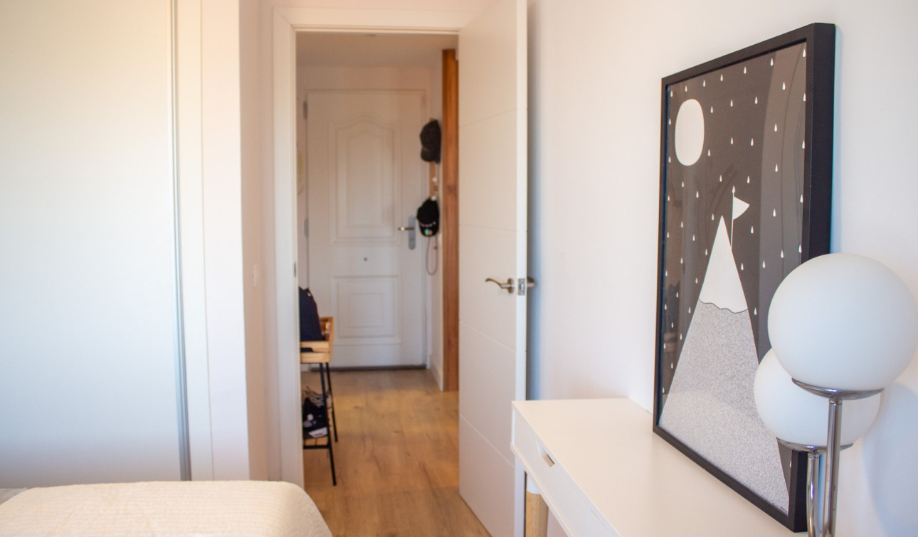 Resale - Apartment / Flat - Torrevieja - La Mata