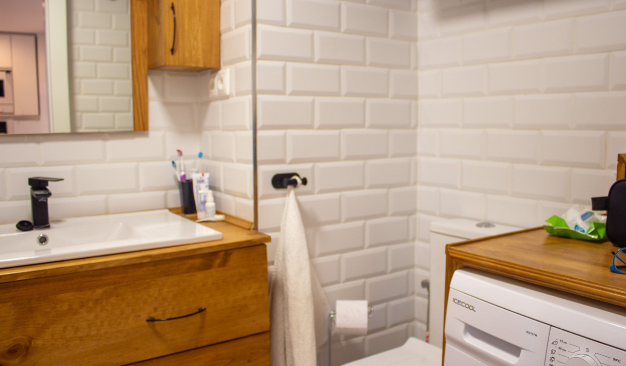 Resale - Apartment / Flat - Torrevieja - La Mata