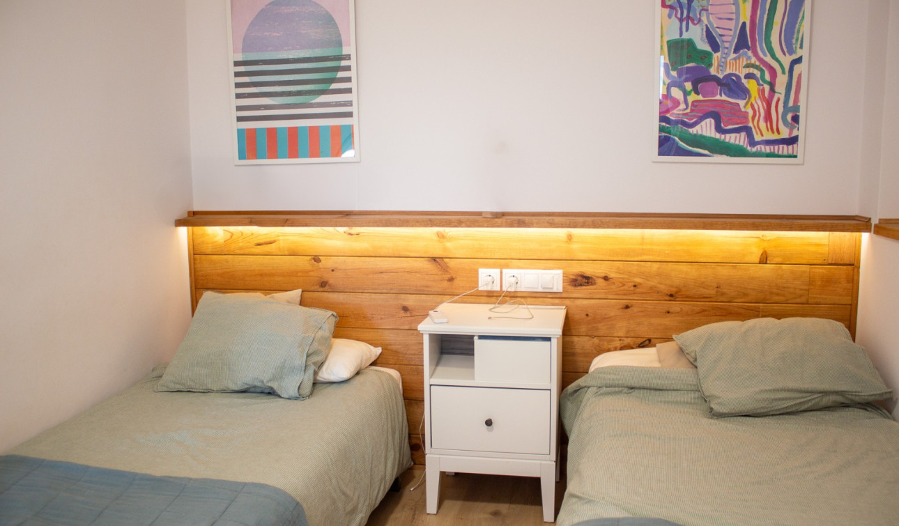 Resale - Apartment / Flat - Torrevieja - La Mata