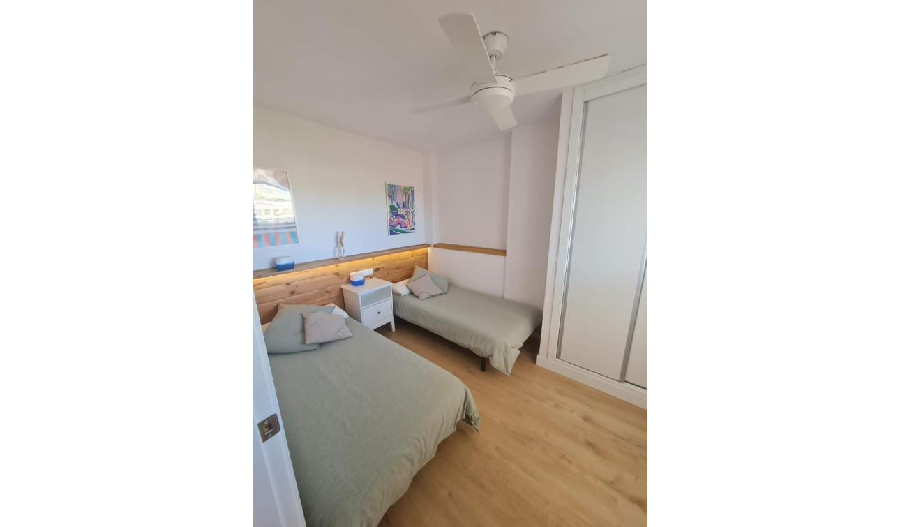 Resale - Apartment / Flat - Torrevieja - La Mata