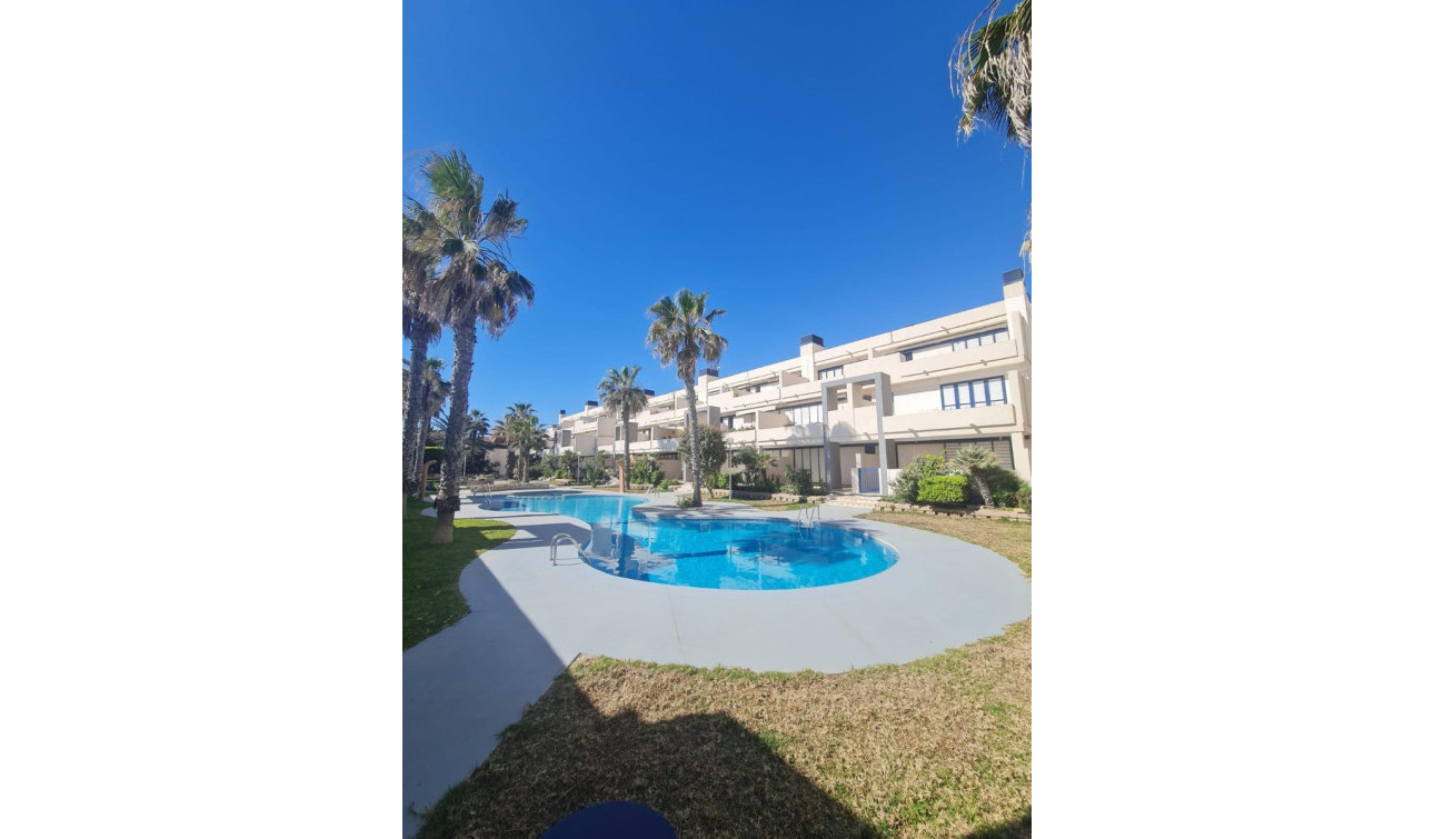 Resale - Apartment / Flat - Torrevieja - La Mata