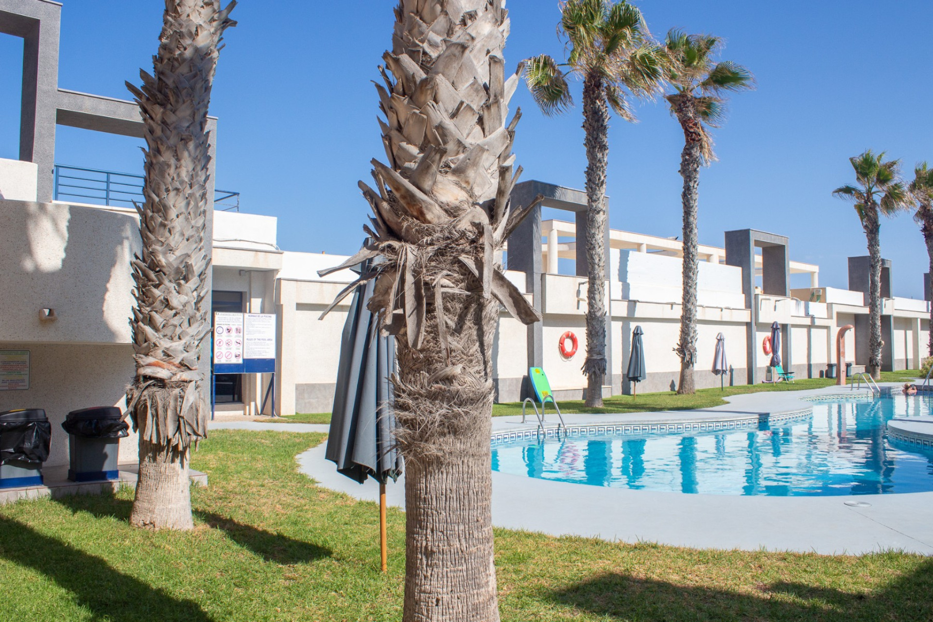 Resale - Apartment / Flat - Torrevieja - La Mata
