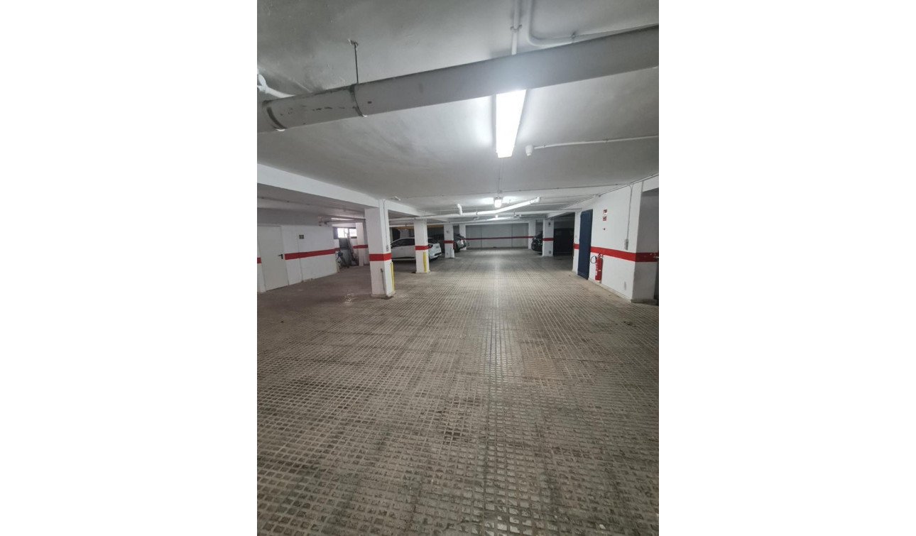 Resale - Apartment / Flat - Torrevieja - La Mata