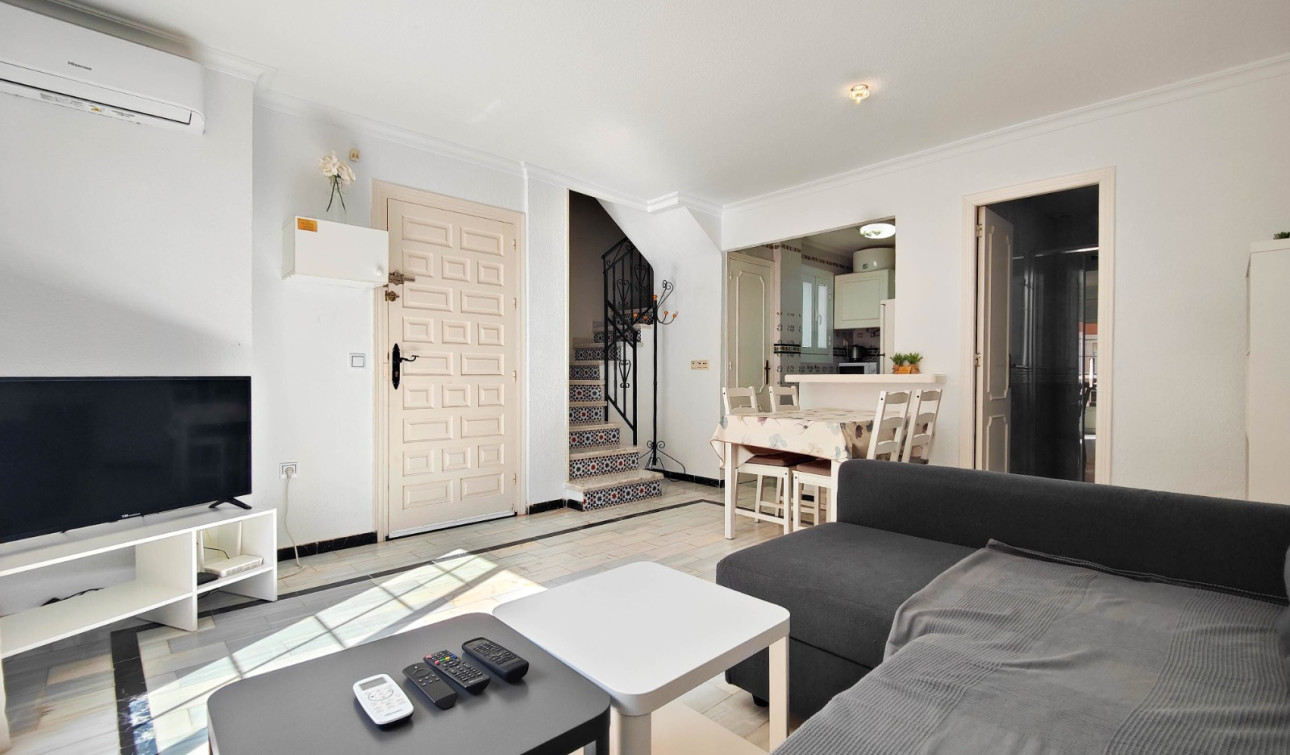 Resale - Apartment / Flat - Torrevieja - La Mata