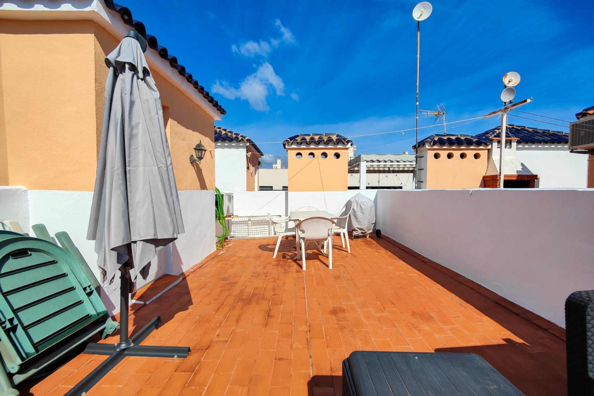 Resale - Apartment / Flat - Torrevieja - La Mata