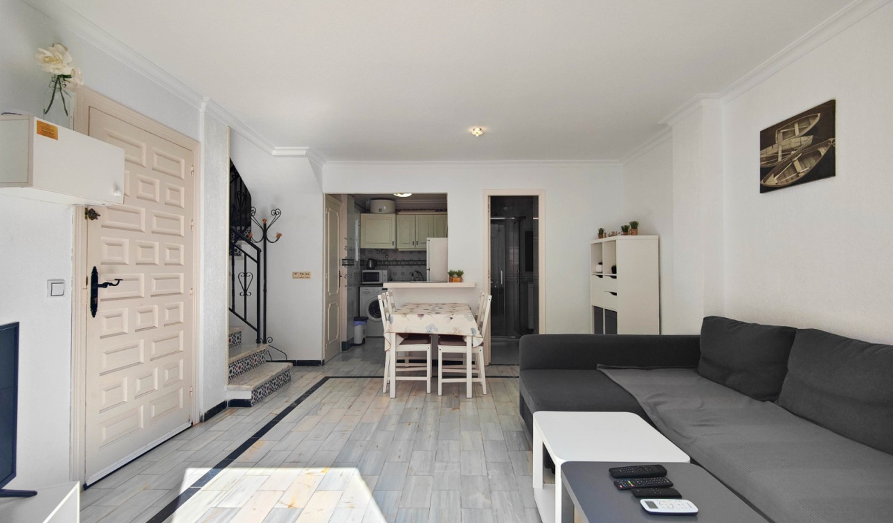 Resale - Apartment / Flat - Torrevieja - La Mata