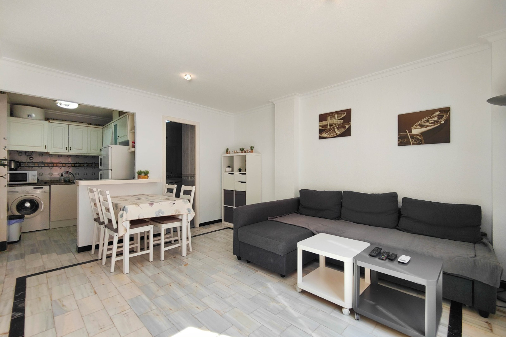 Resale - Apartment / Flat - Torrevieja - La Mata