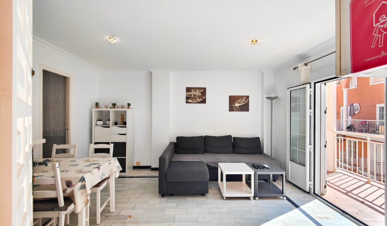 Resale - Apartment / Flat - Torrevieja - La Mata