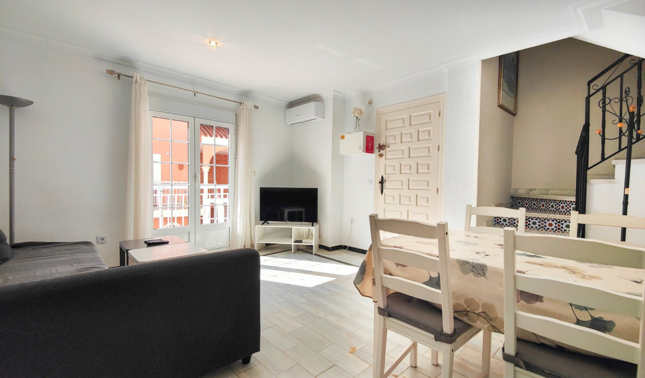 Resale - Apartment / Flat - Torrevieja - La Mata