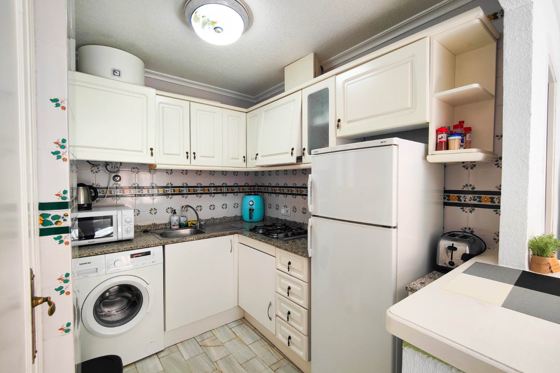 Resale - Apartment / Flat - Torrevieja - La Mata