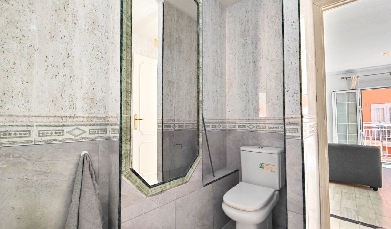 Resale - Apartment / Flat - Torrevieja - La Mata