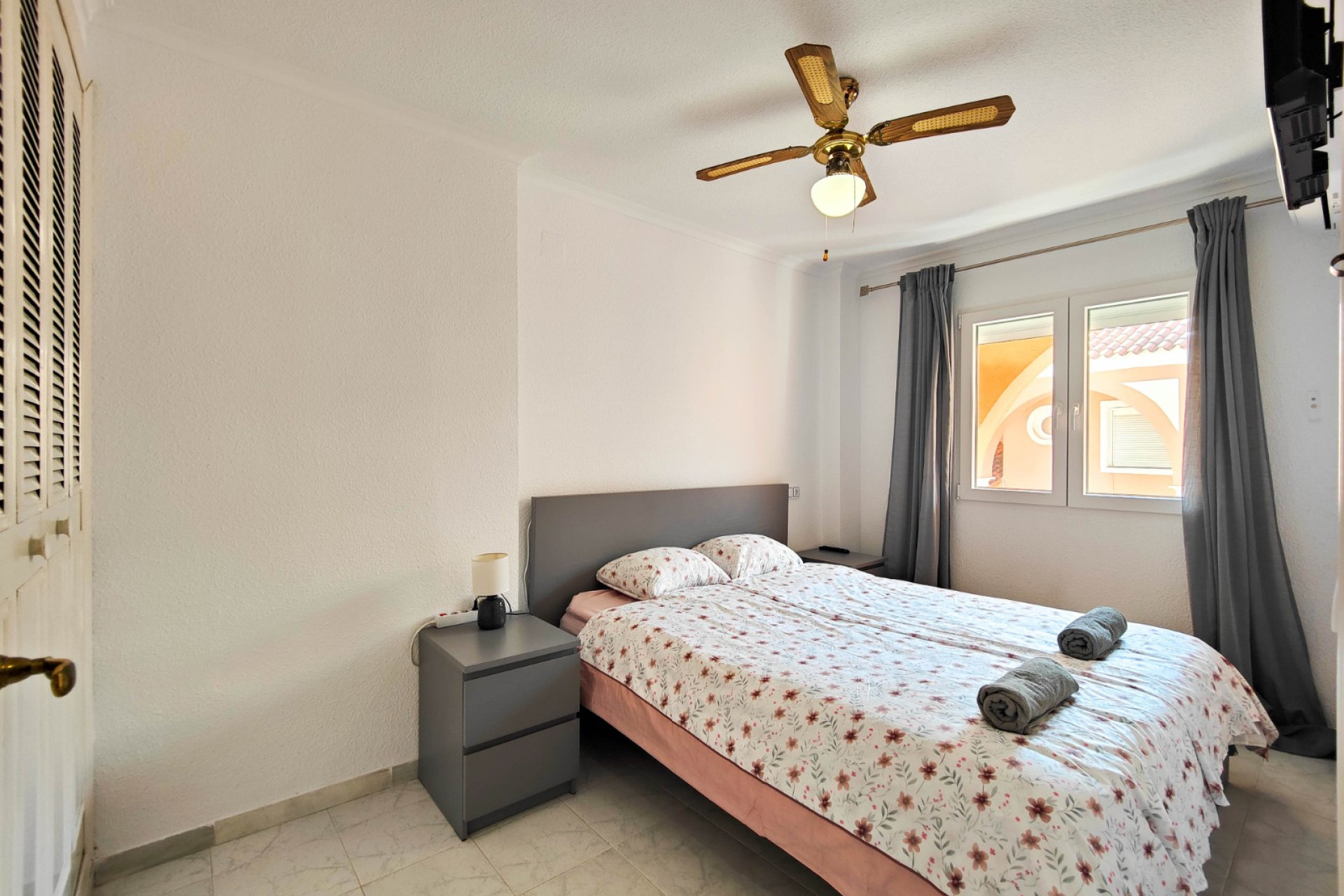 Resale - Apartment / Flat - Torrevieja - La Mata
