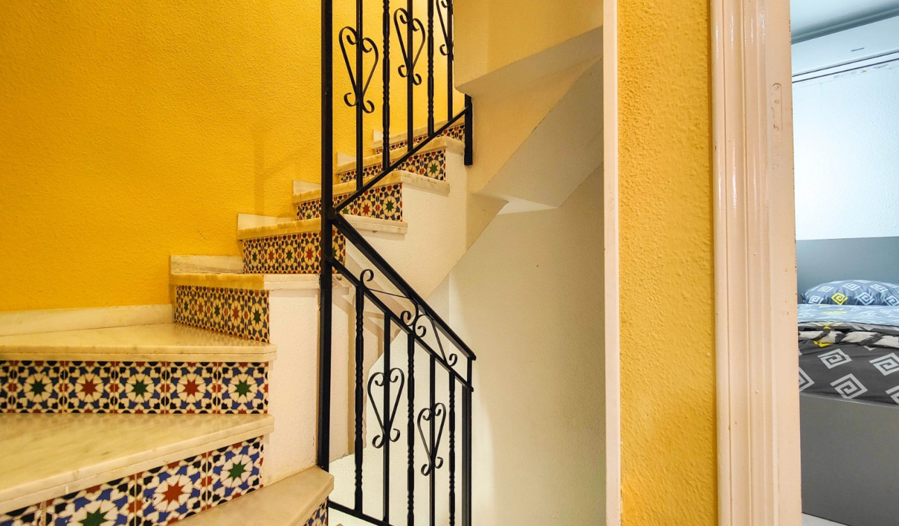 Resale - Apartment / Flat - Torrevieja - La Mata