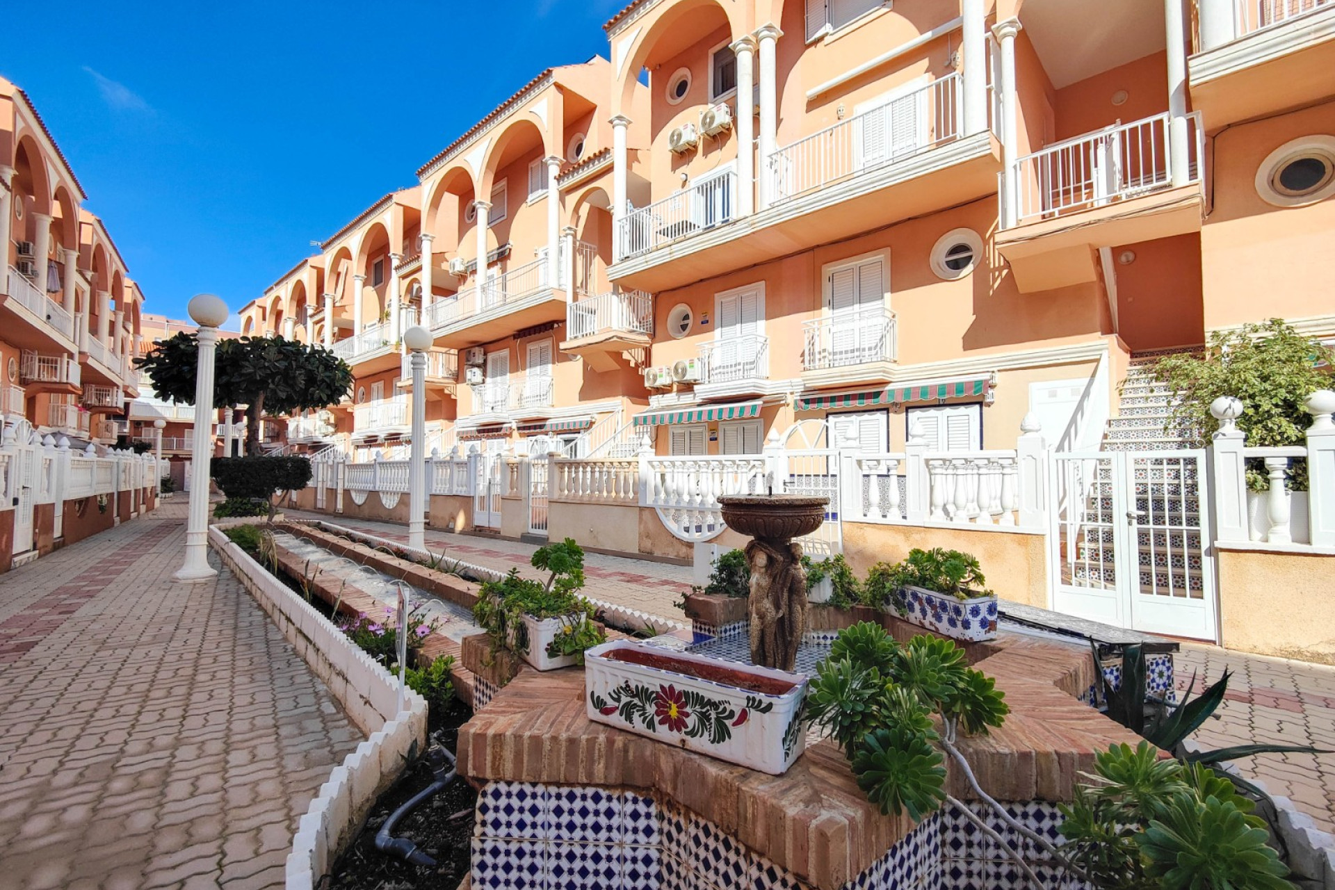 Resale - Apartment / Flat - Torrevieja - La Mata
