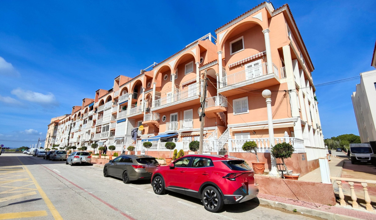 Resale - Apartment / Flat - Torrevieja - La Mata