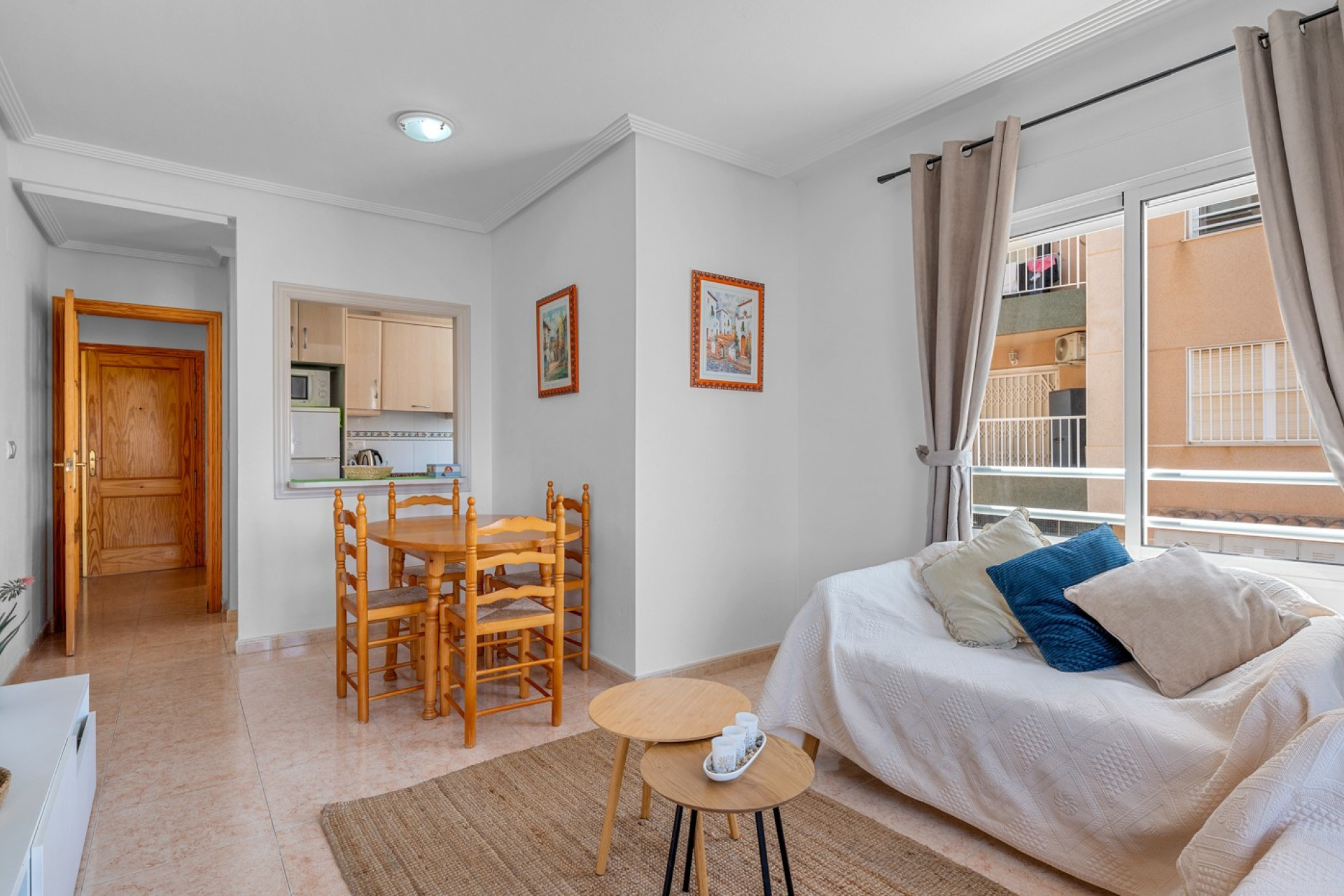 Resale - Apartment / Flat - Torrevieja - La Mata