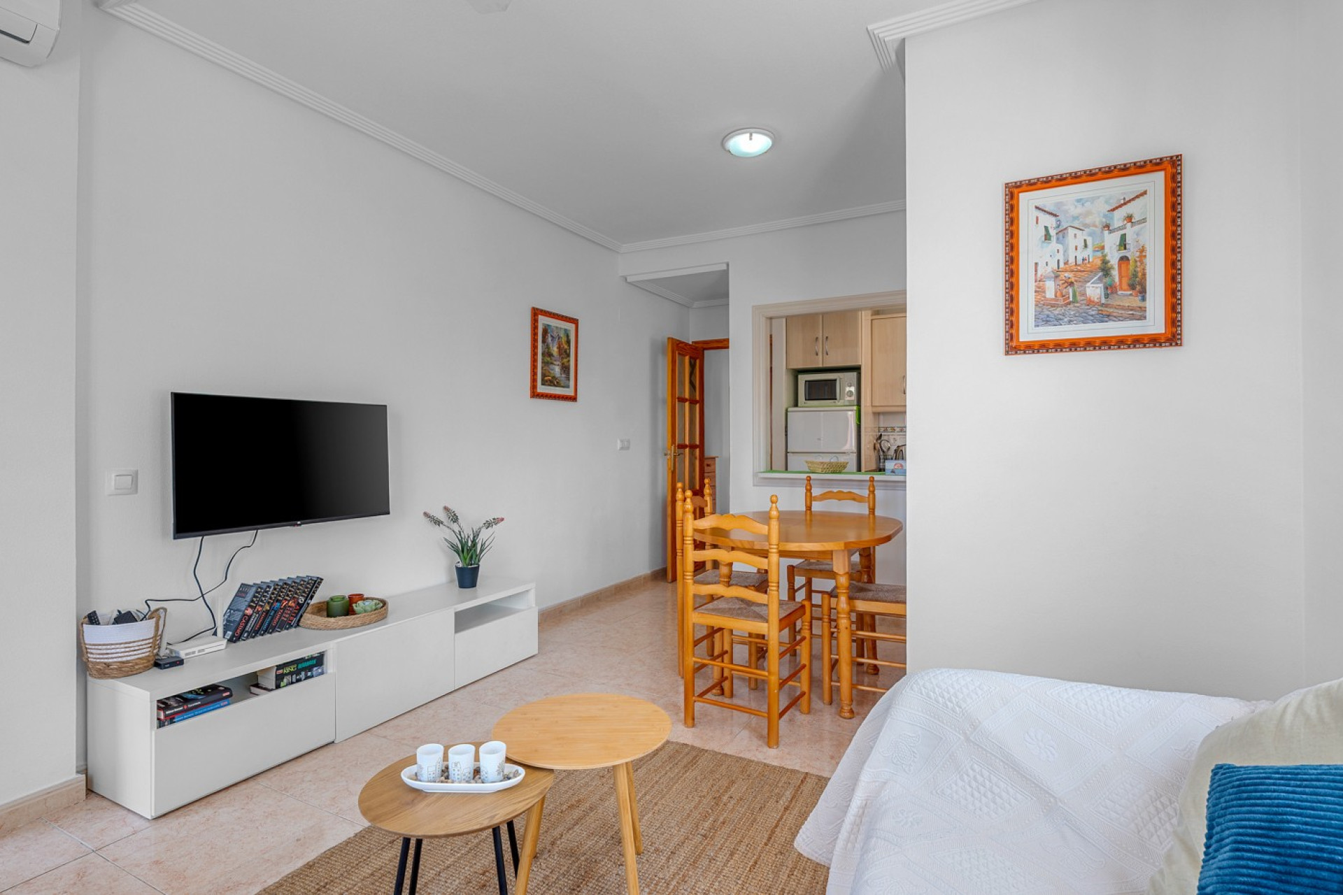 Resale - Apartment / Flat - Torrevieja - La Mata