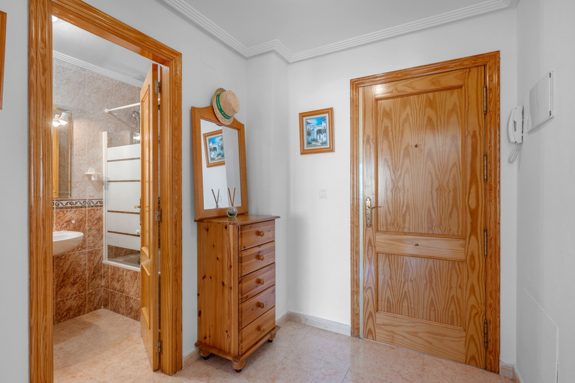Resale - Apartment / Flat - Torrevieja - La Mata