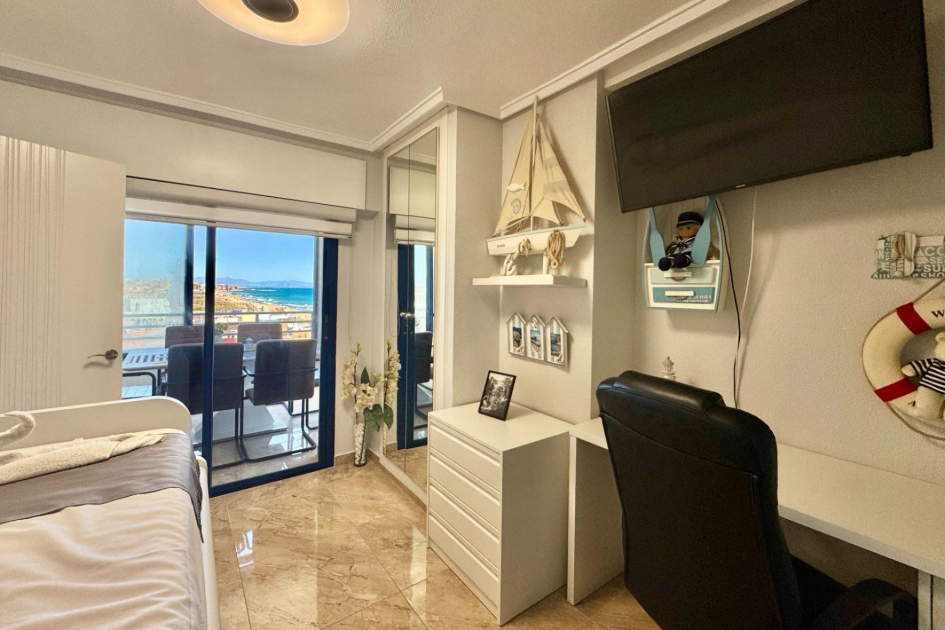 Resale - Apartment / Flat - Torrevieja - La Mata