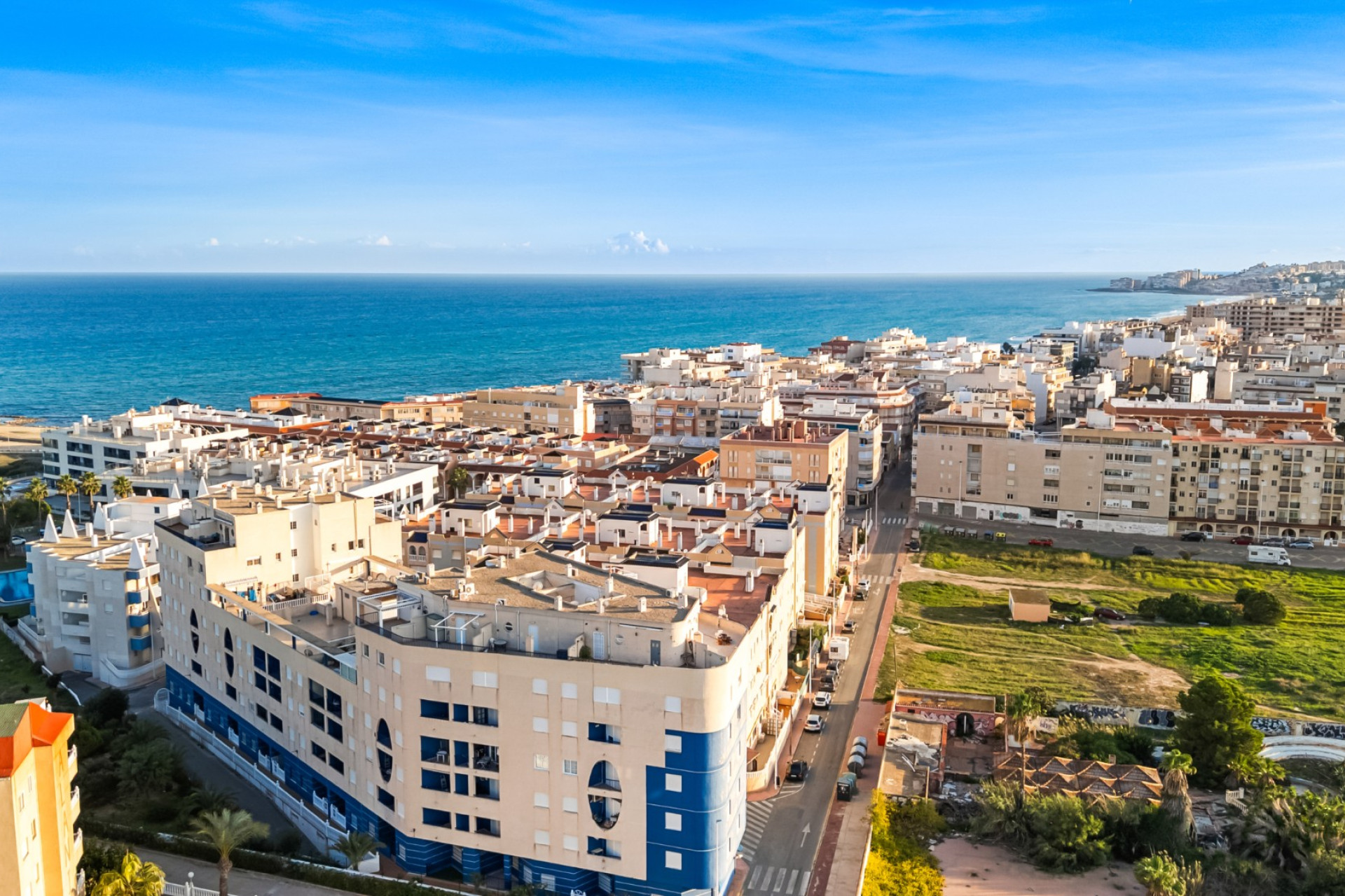Resale - Apartment / Flat - Torrevieja - La Mata