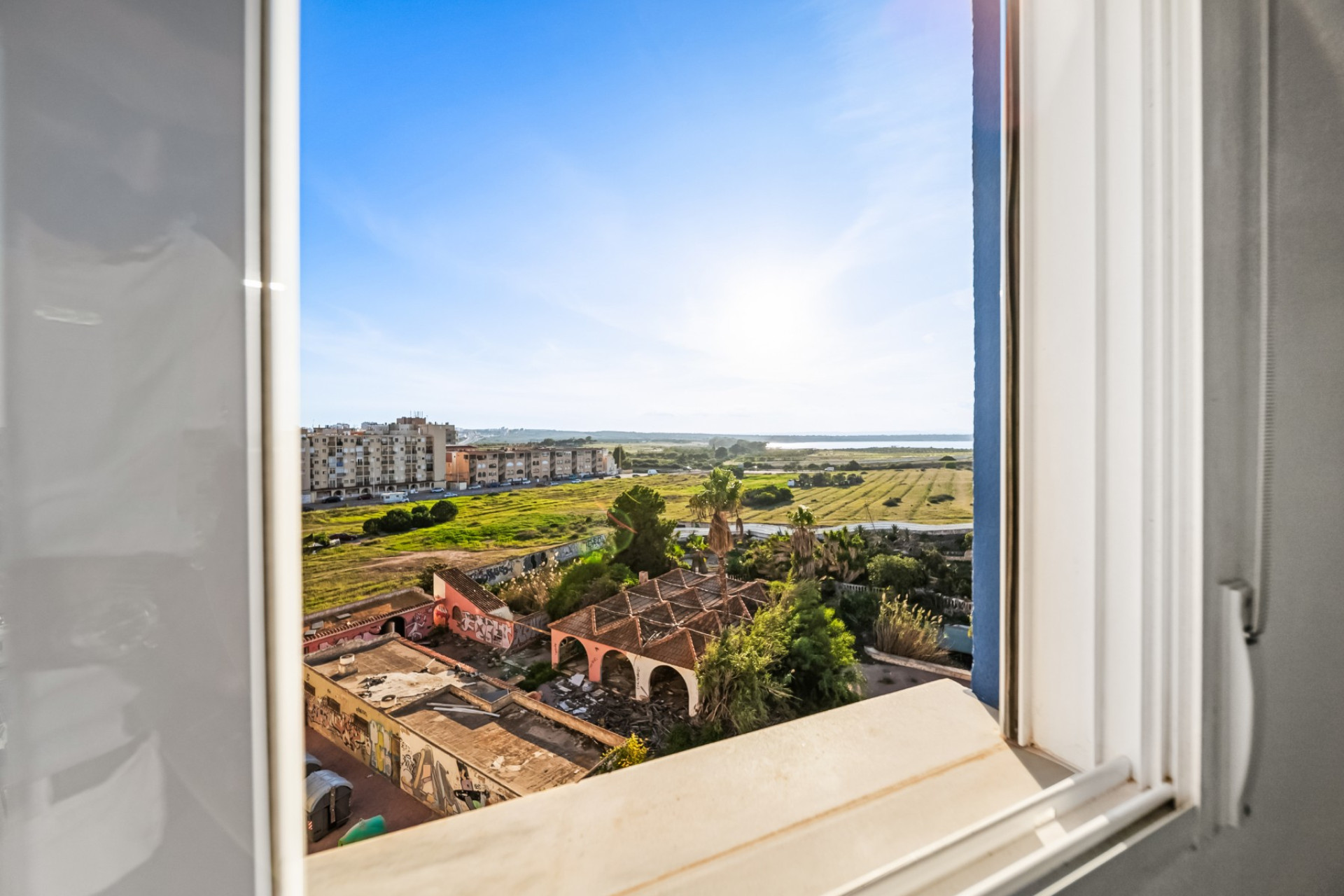 Resale - Apartment / Flat - Torrevieja - La Mata
