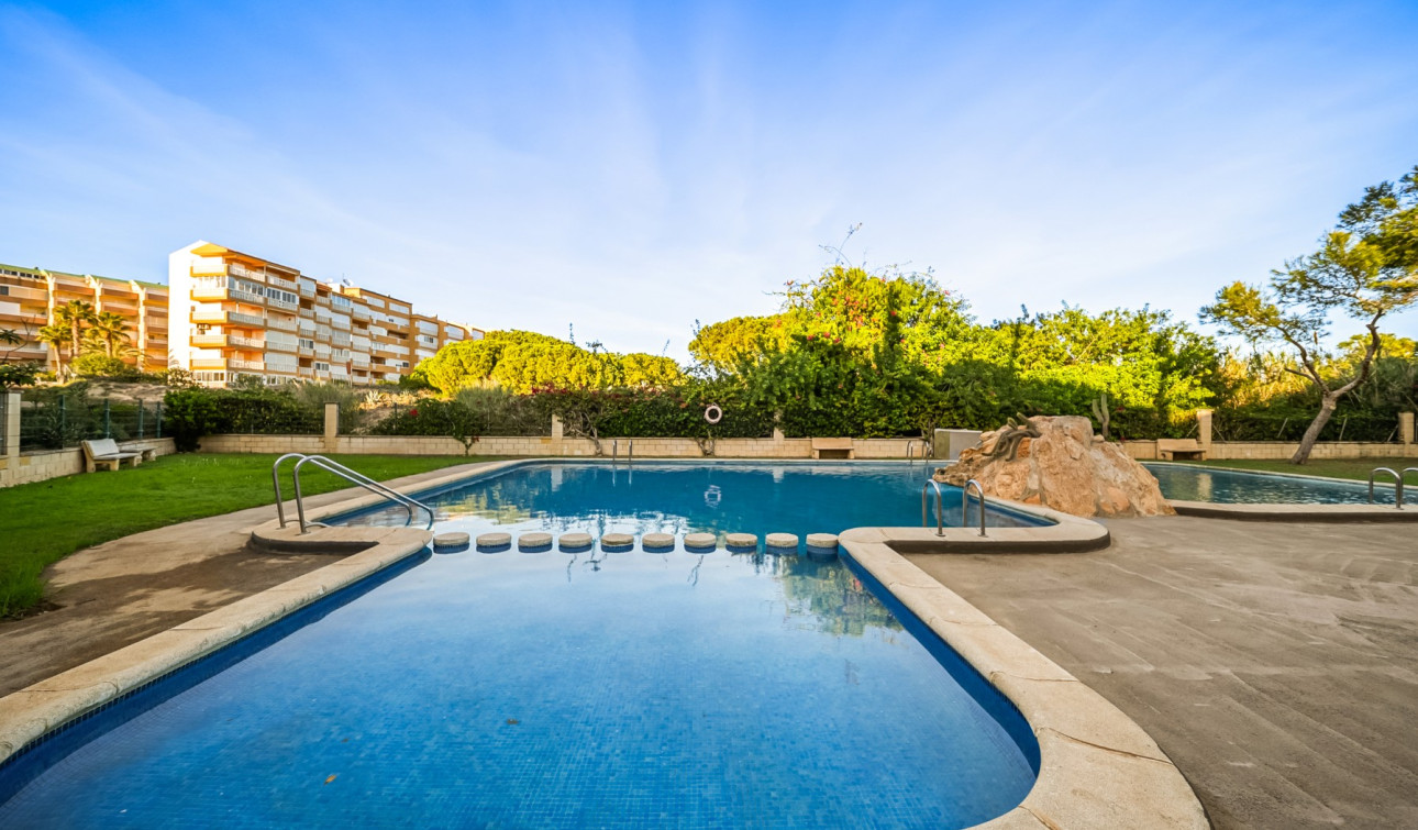 Resale - Apartment / Flat - Torrevieja - La Mata