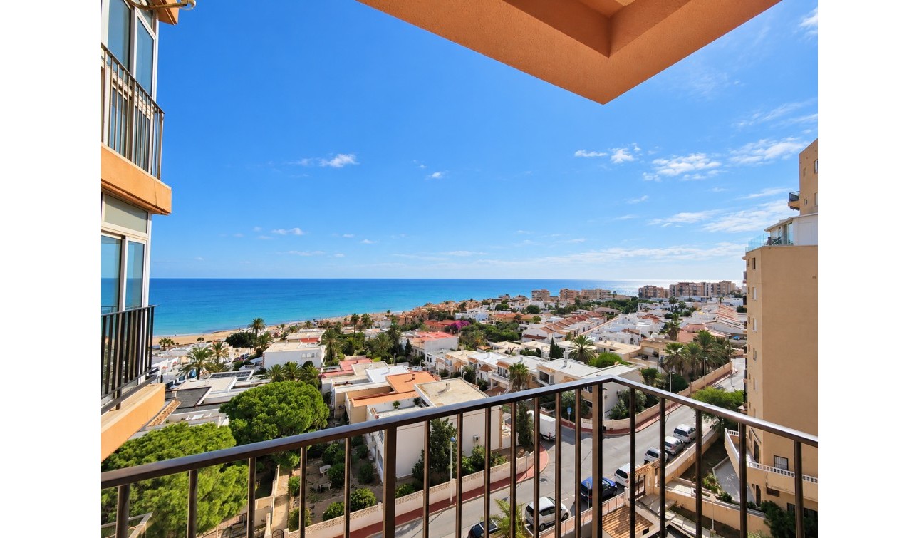 Resale - Apartment / Flat - Torrevieja - La Mata