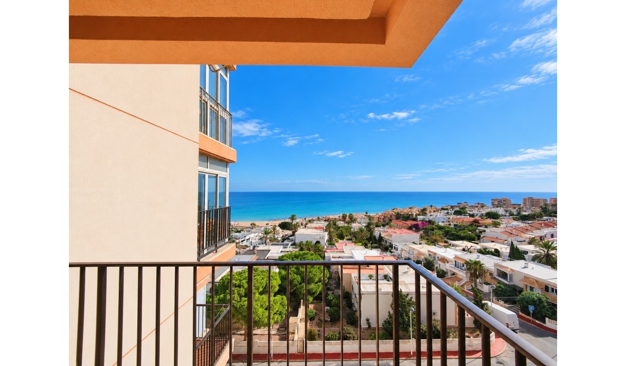 Resale - Apartment / Flat - Torrevieja - La Mata