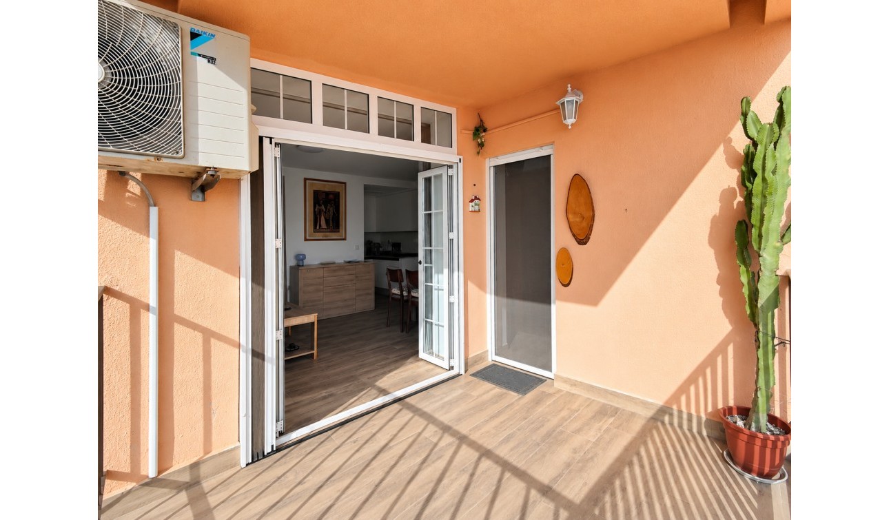 Resale - Apartment / Flat - Torrevieja - La Mata