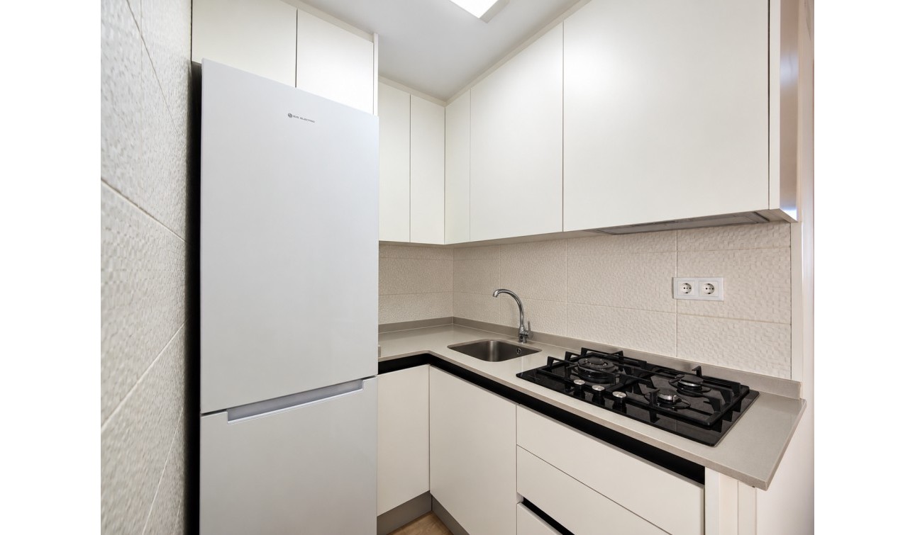 Resale - Apartment / Flat - Torrevieja - La Mata