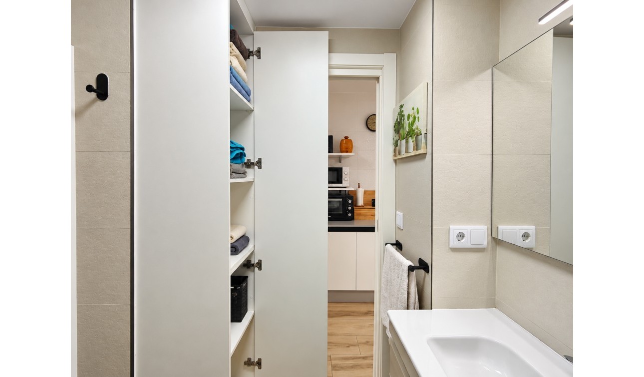 Resale - Apartment / Flat - Torrevieja - La Mata