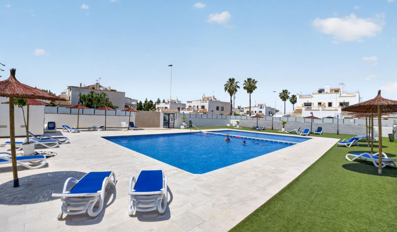 Resale - Apartment / Flat - Torrevieja - La Siesta - El Salado - Torreta