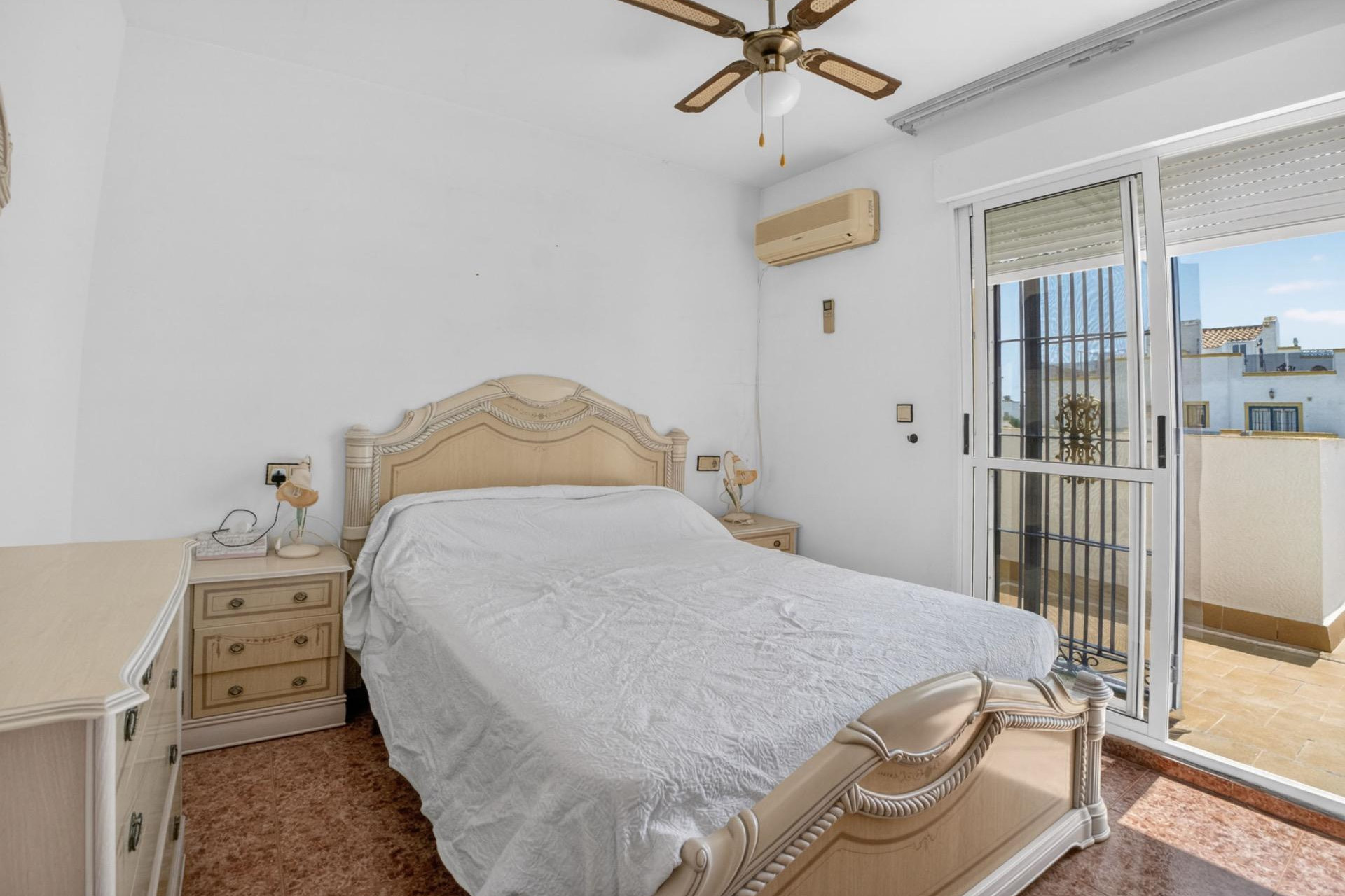 Resale - Apartment / Flat - Torrevieja - La Siesta - El Salado - Torreta