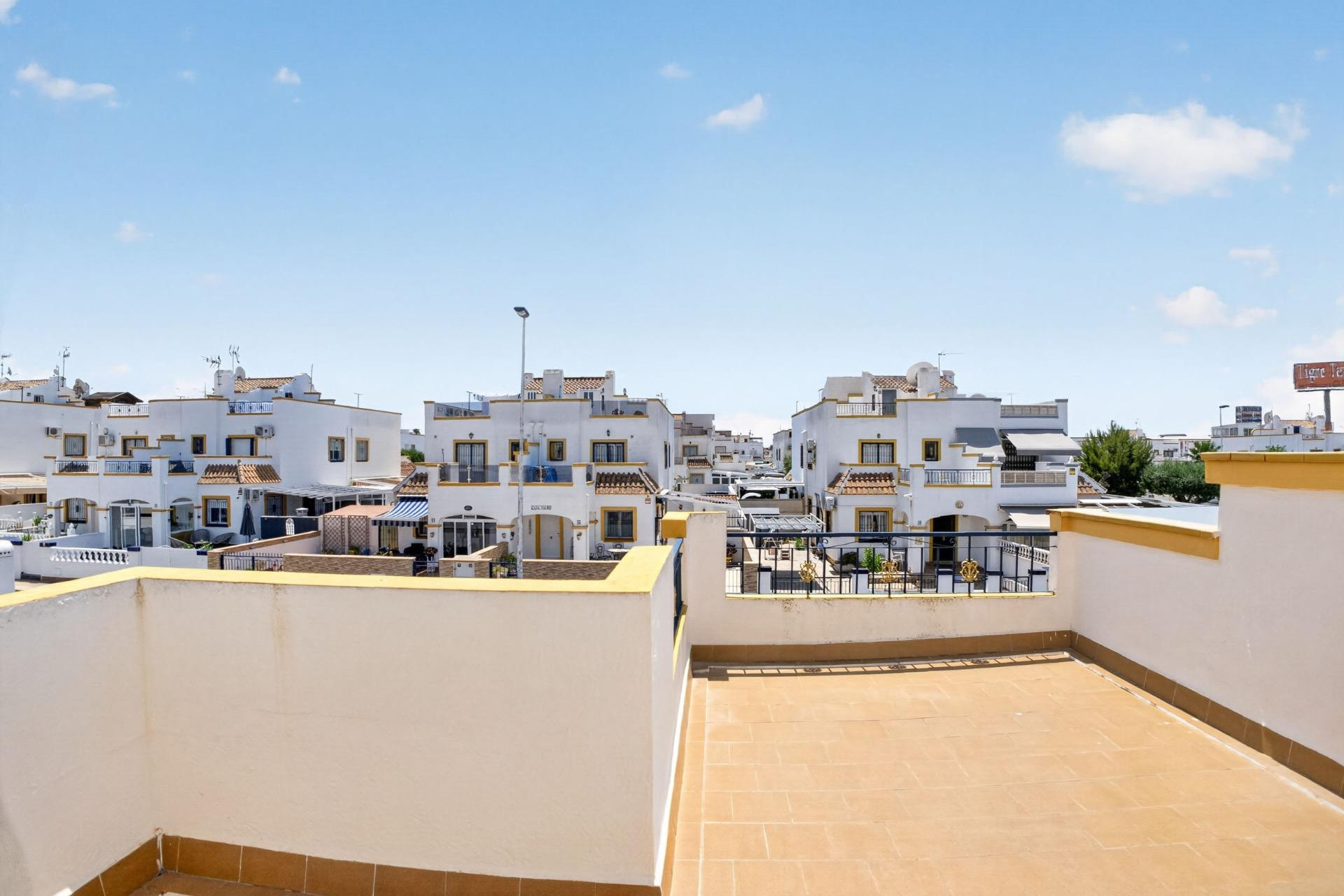 Resale - Apartment / Flat - Torrevieja - La Siesta - El Salado - Torreta
