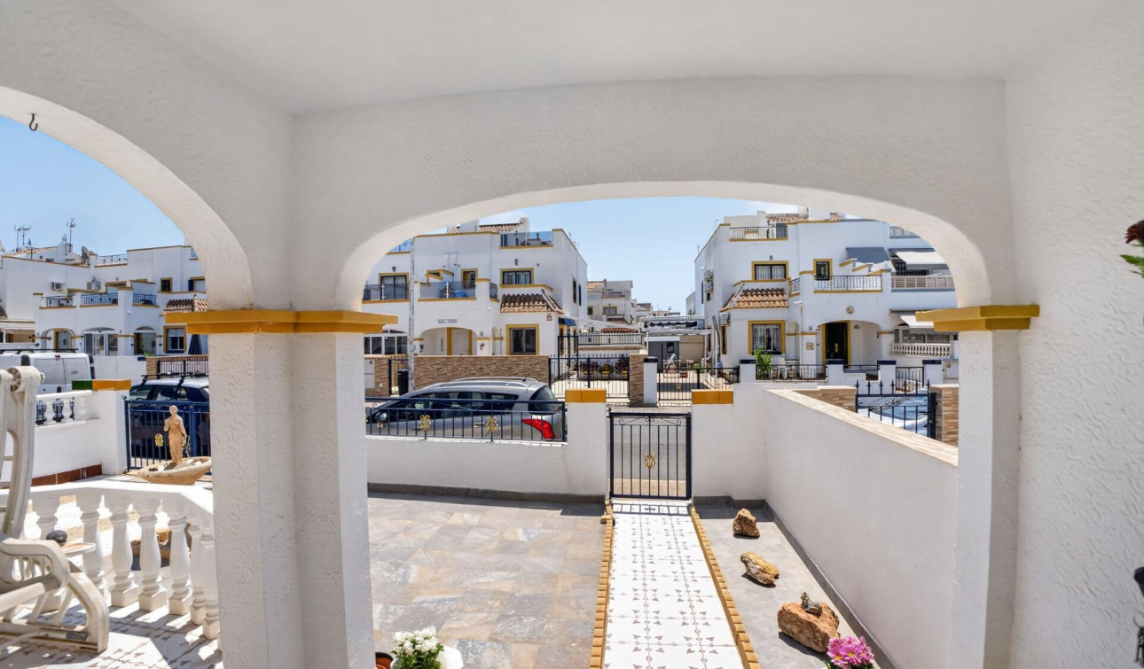 Resale - Apartment / Flat - Torrevieja - La Siesta - El Salado - Torreta