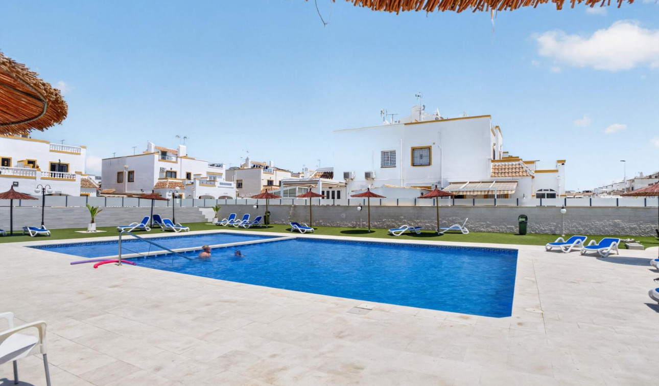 Resale - Apartment / Flat - Torrevieja - La Siesta - El Salado - Torreta