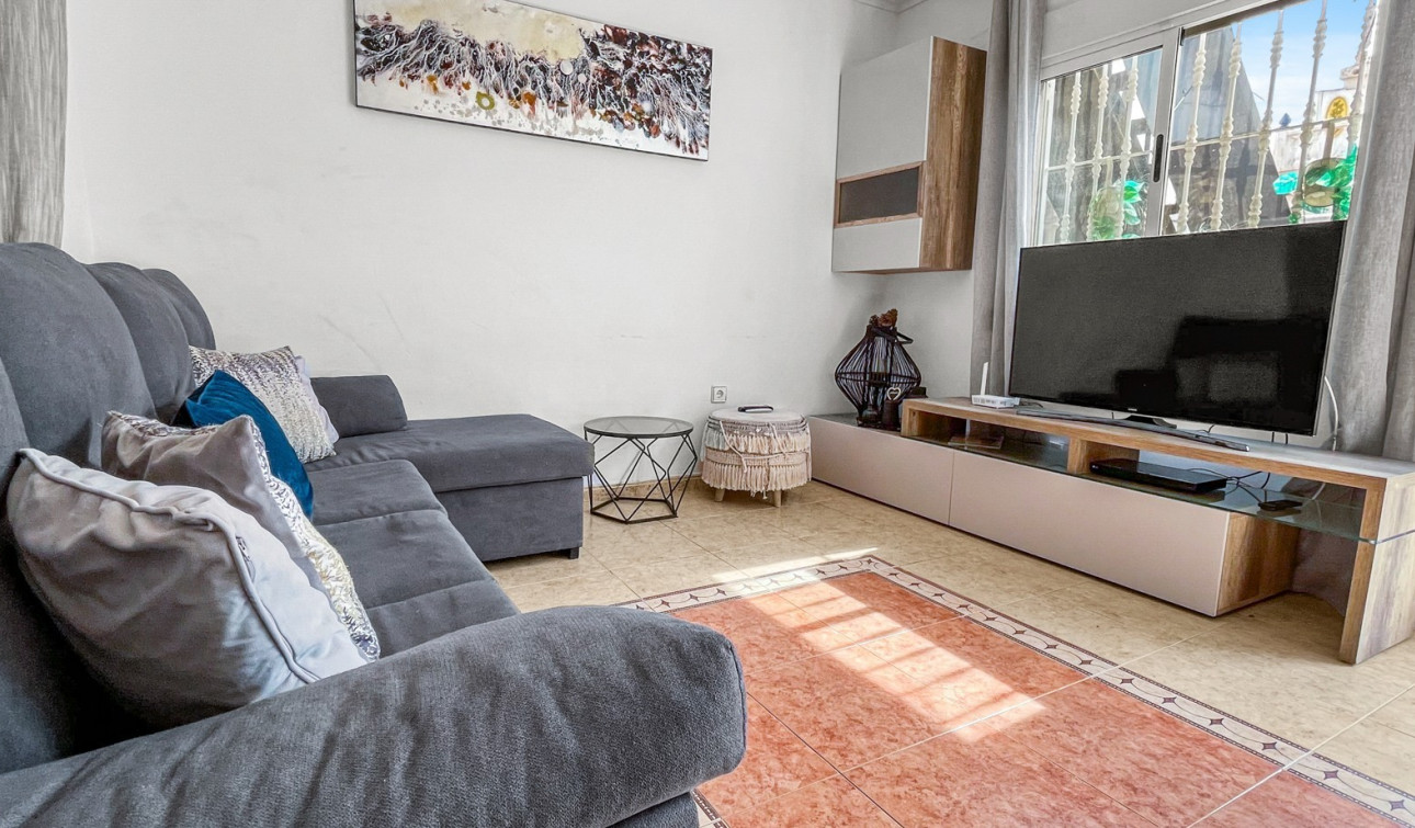 Resale - Apartment / Flat - Torrevieja - La Siesta - El Salado -  Torreta