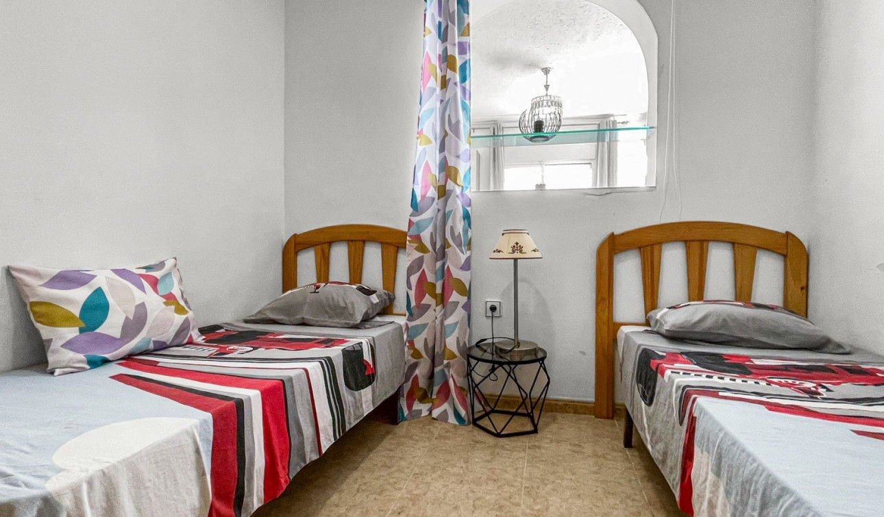 Resale - Apartment / Flat - Torrevieja - La Siesta - El Salado -  Torreta