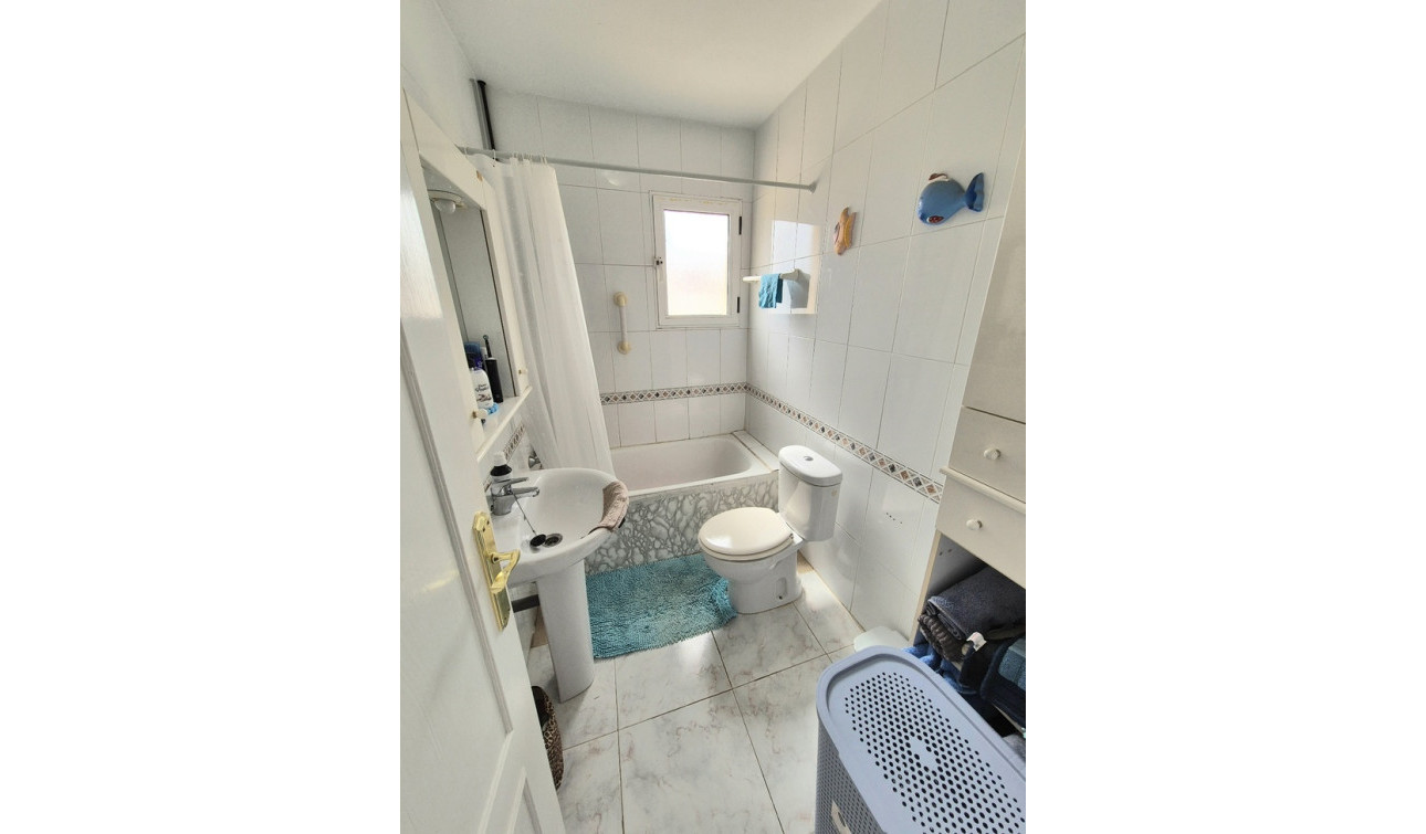 Resale - Apartment / Flat - Torrevieja - La Siesta