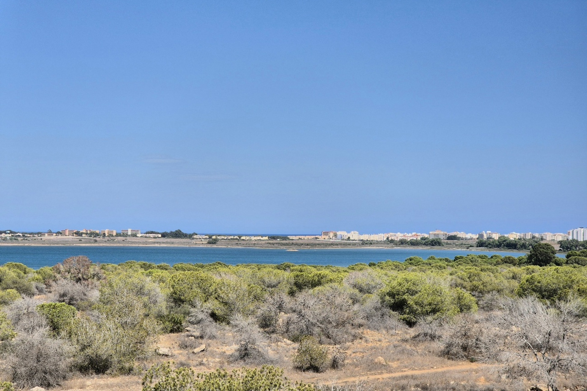 Resale - Apartment / Flat - Torrevieja - La Siesta