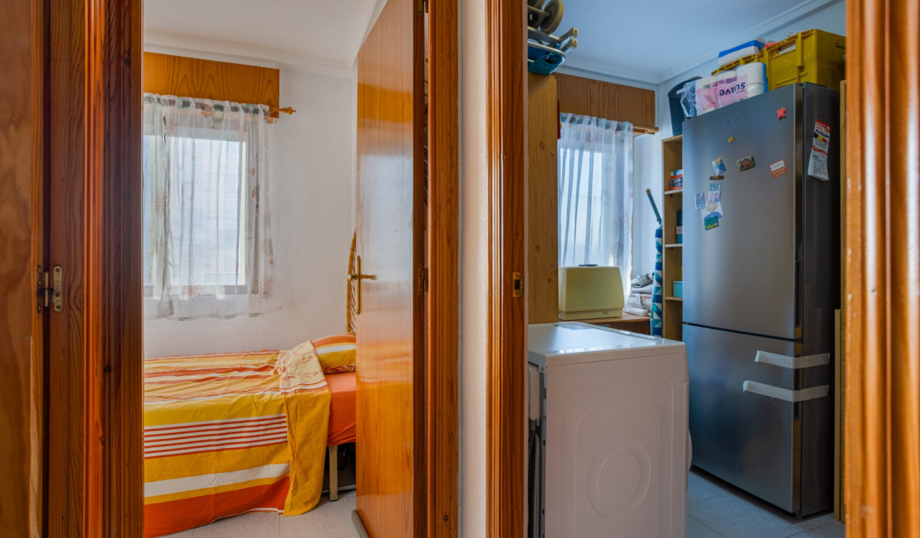 Resale - Apartment / Flat - Torrevieja - La Siesta