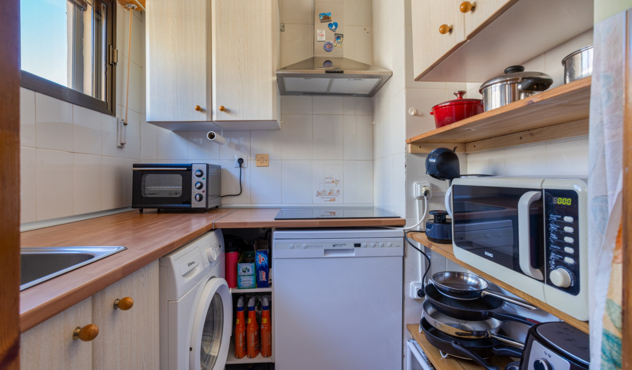 Resale - Apartment / Flat - Torrevieja - La Siesta