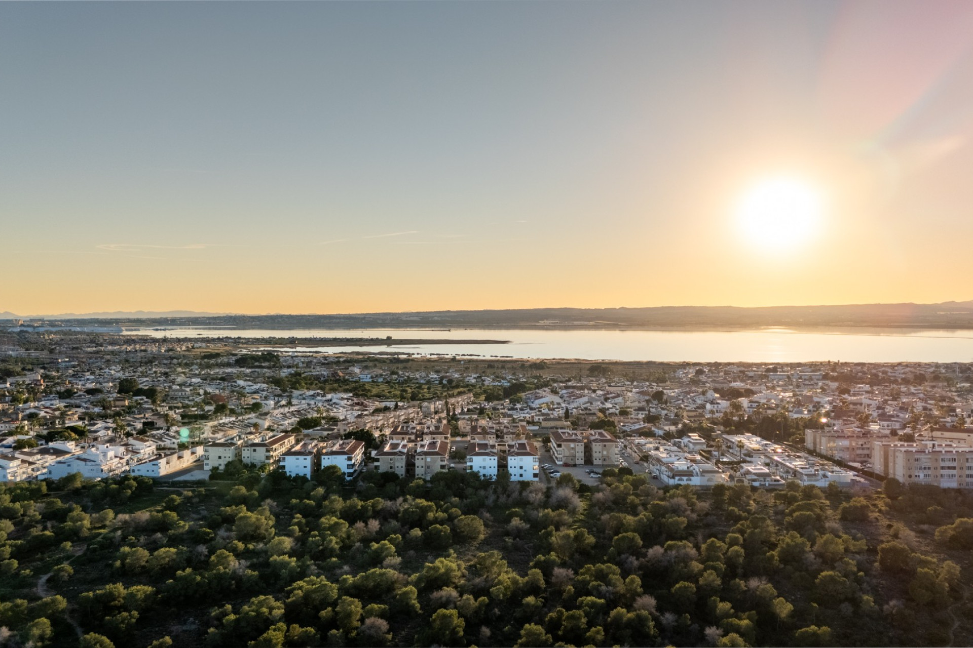 Resale - Apartment / Flat - Torrevieja - La Siesta