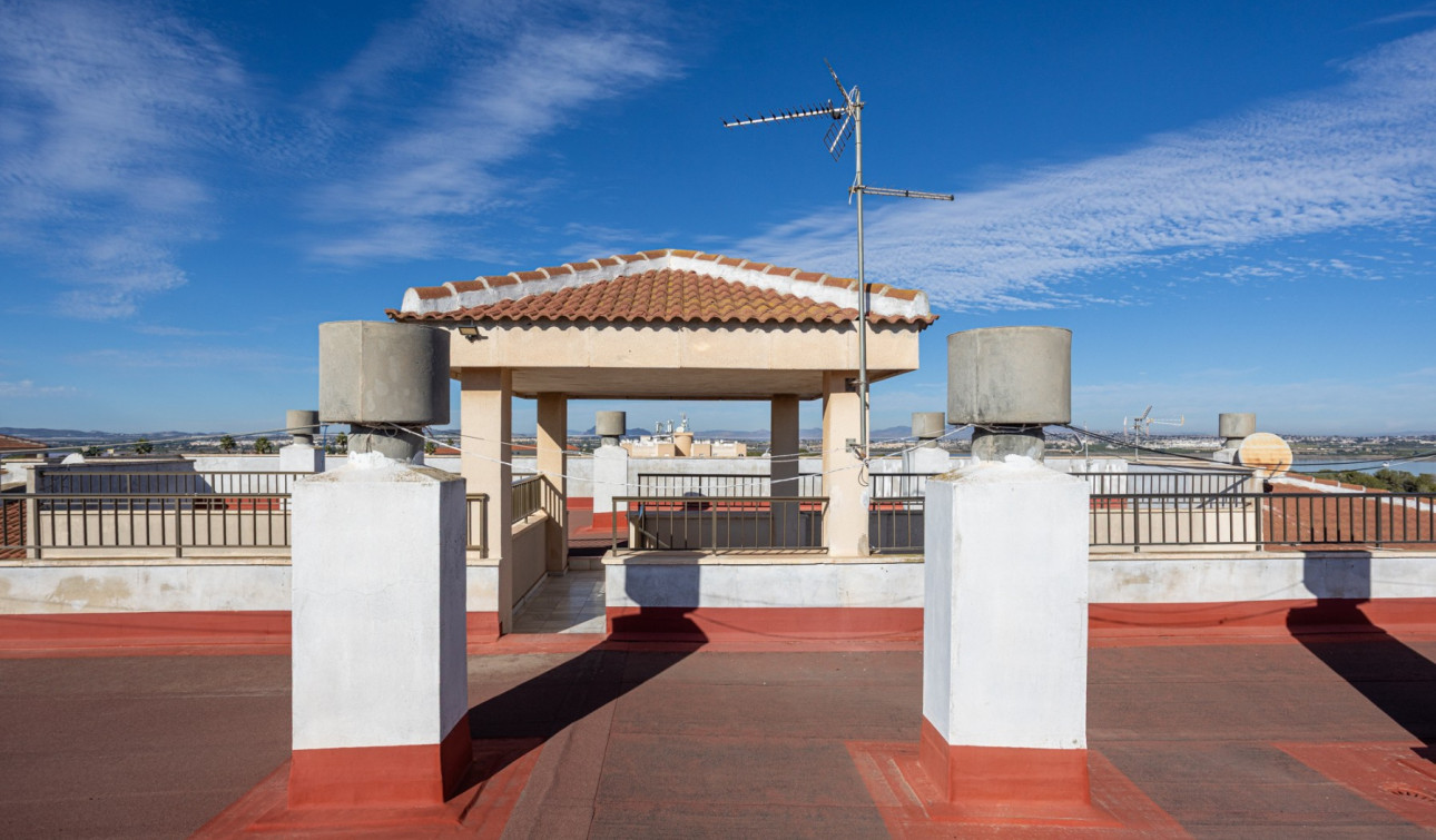 Resale - Apartment / Flat - Torrevieja - La Siesta
