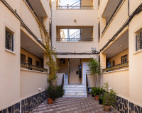 Resale - Apartment / Flat - Torrevieja - La Siesta