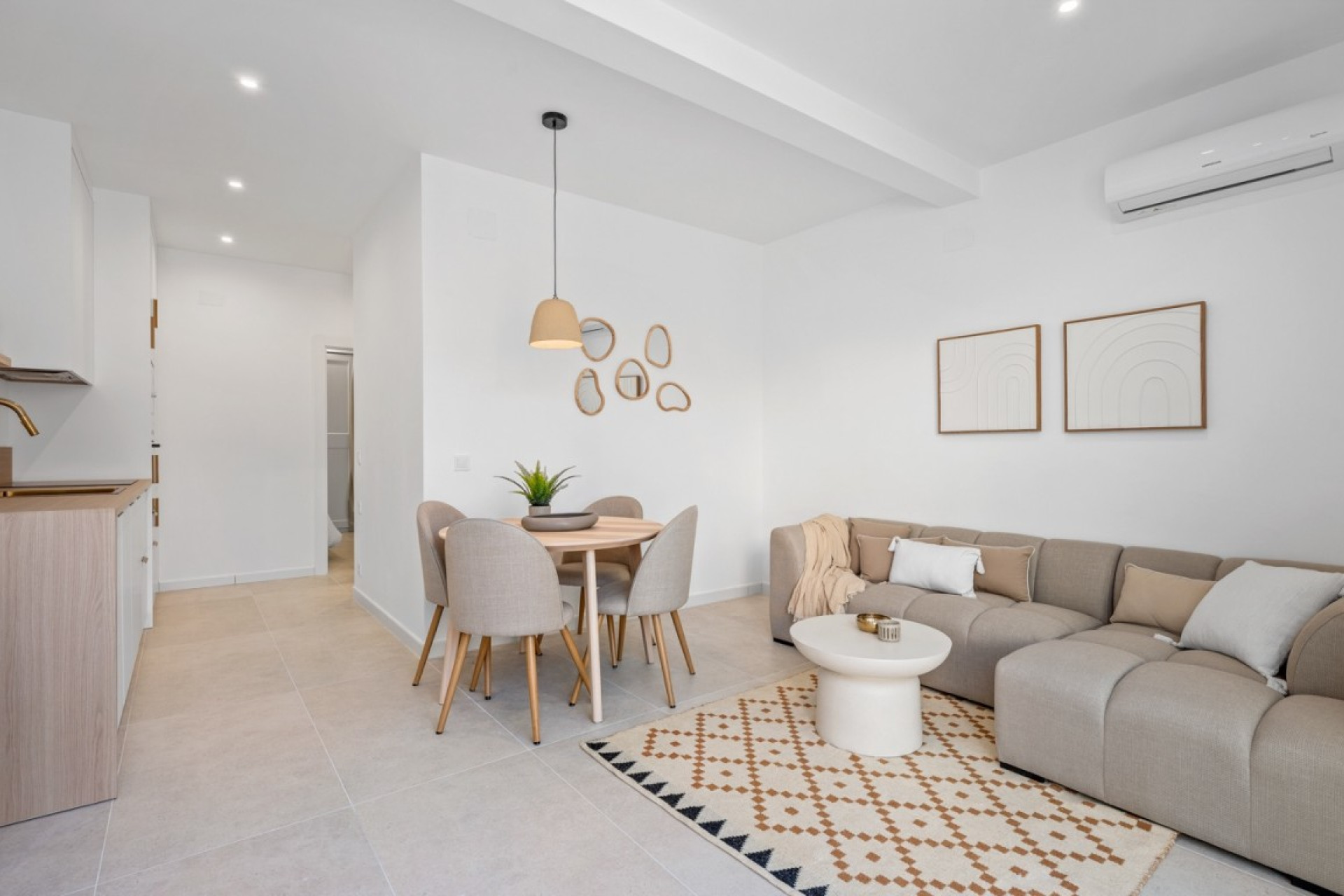 Resale - Apartment / Flat - Torrevieja - La Siesta