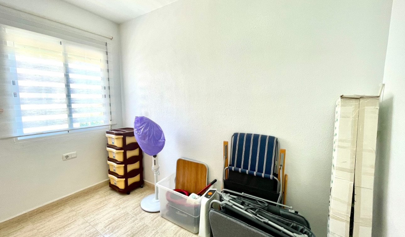 Resale - Apartment / Flat - Torrevieja - La Siesta
